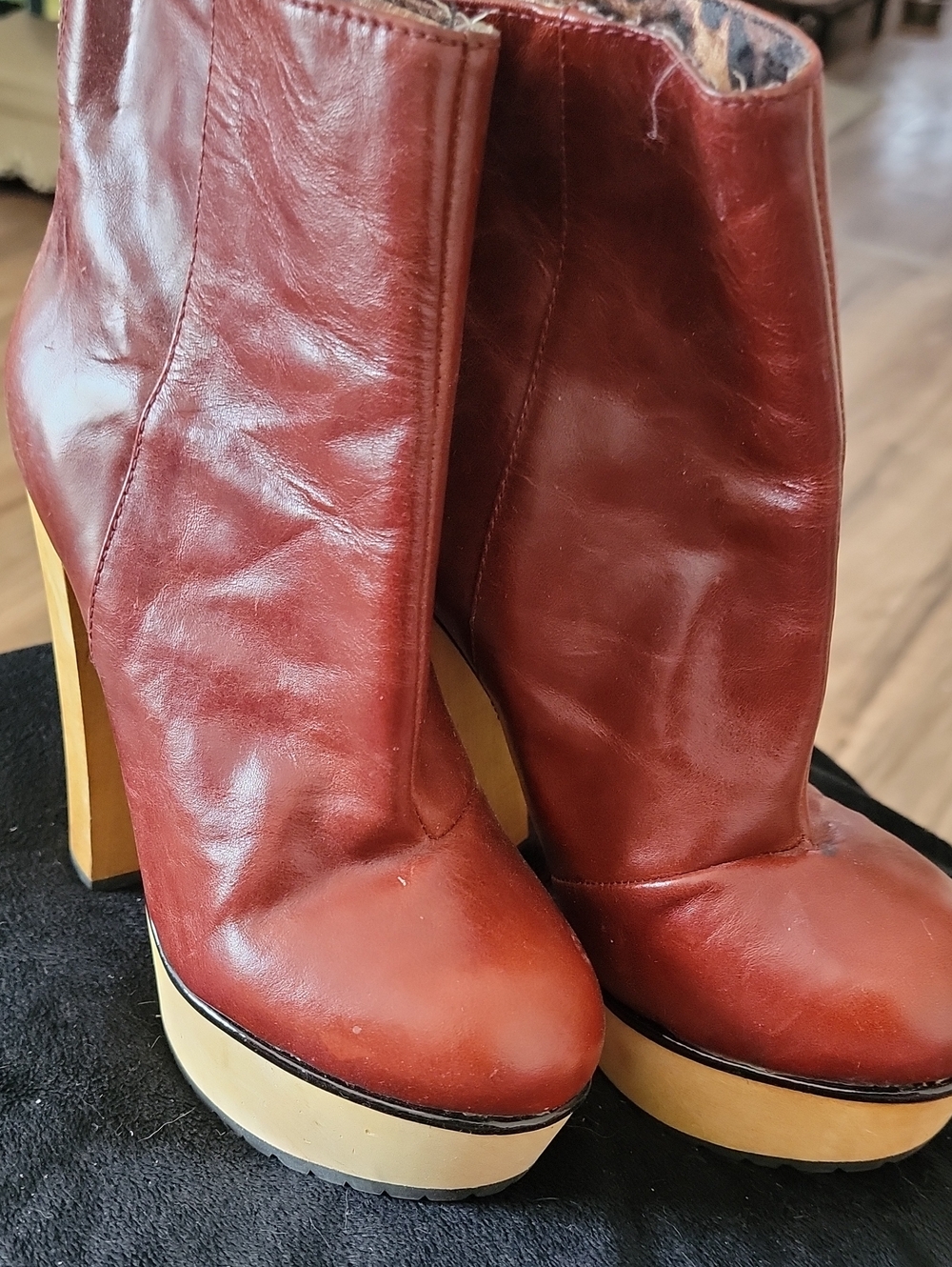 NWT Betsey Johnson Red Leather Platform Ankle Boots with Tan Platform